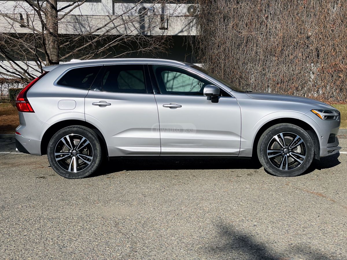 Volvo XC60 2019 — photo 2