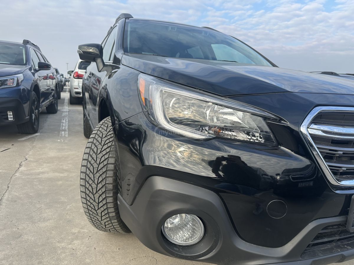Subaru Outback 2017 — photo 2