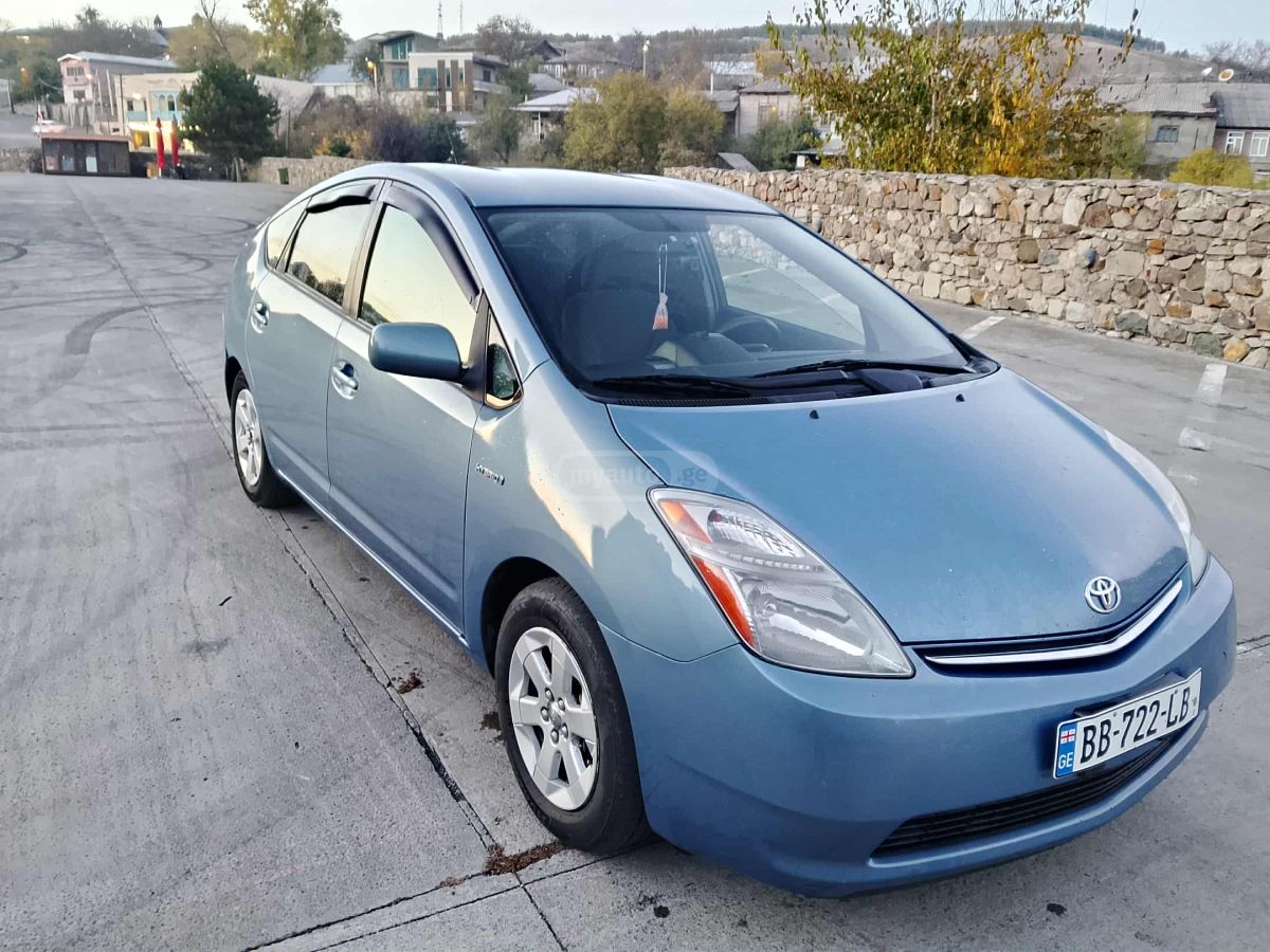 Toyota Prius 2010 — photo 2