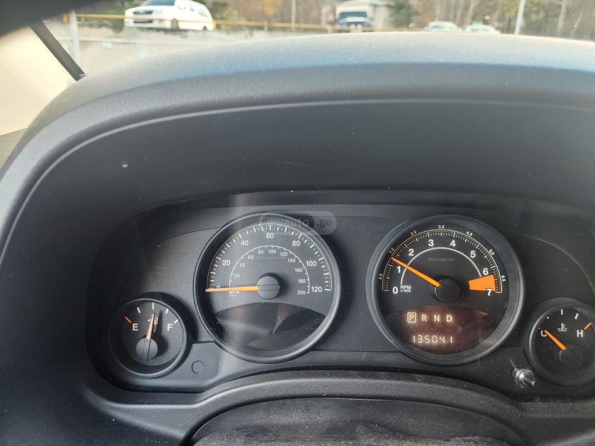 Jeep Compass 2013 — photo 2