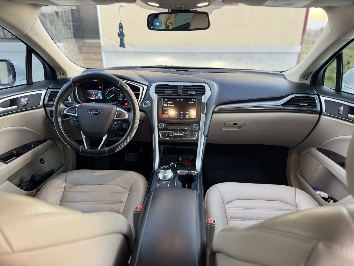Ford Fusion 2017 — photo 2