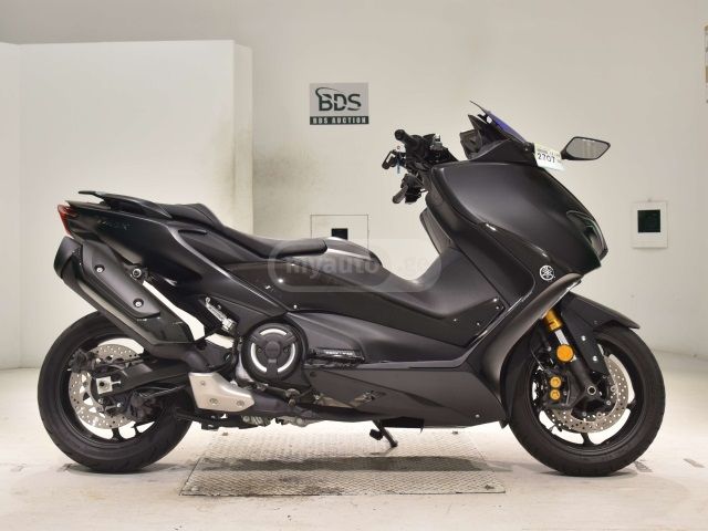 Yamaha T Max 2020 — photo 2