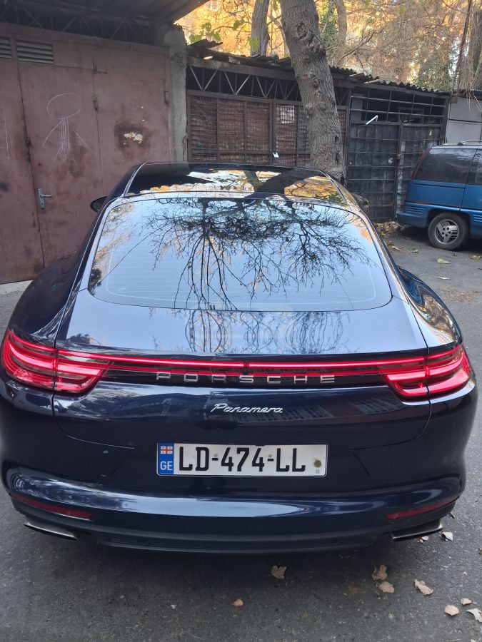 Porsche Panamera 2018 — photo 2