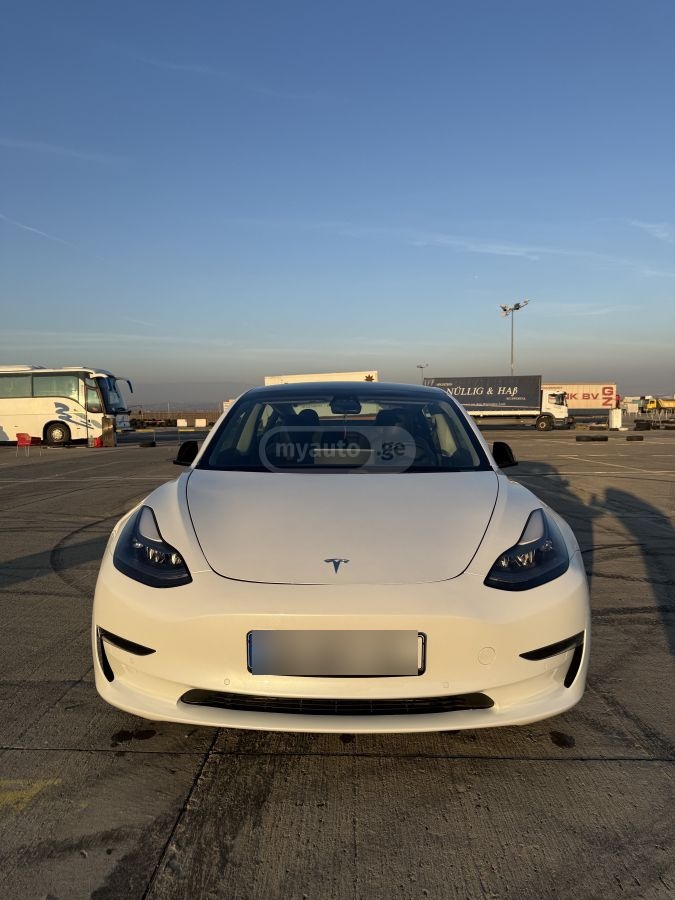 Tesla Model 3 2021 — photo 2