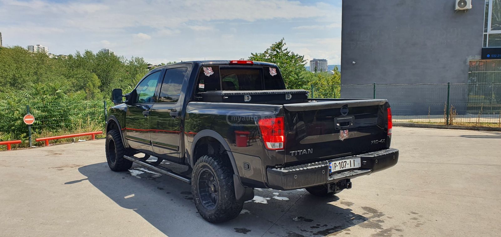 Nissan Titan 2015 — photo 2