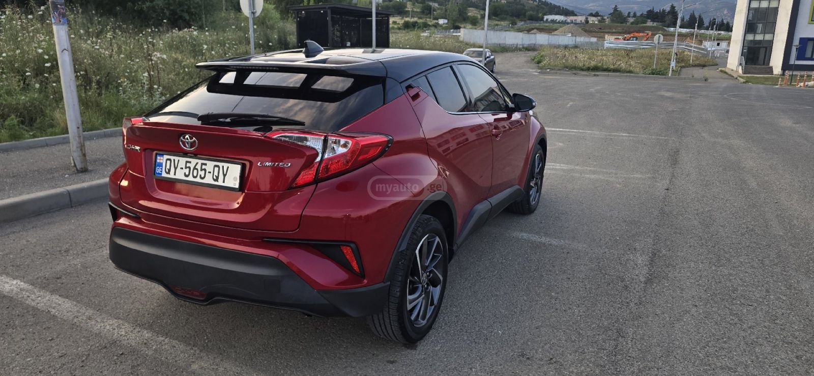 Toyota C-HR 2020 — photo 2