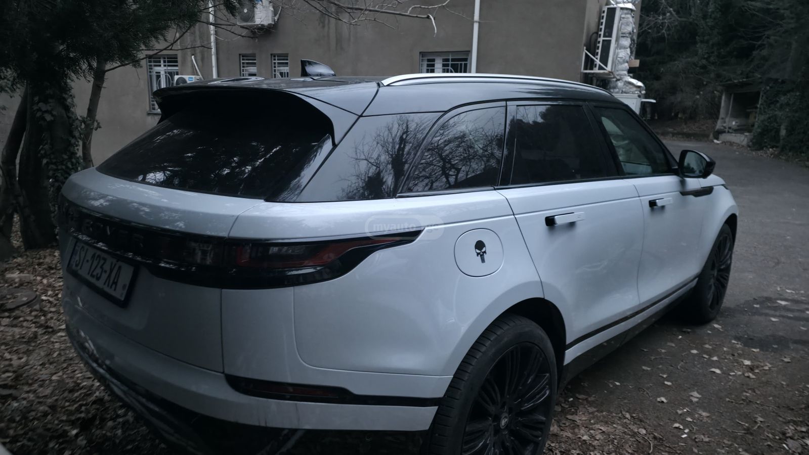 Land Rover Range Rover  Velar 2019 — photo 2