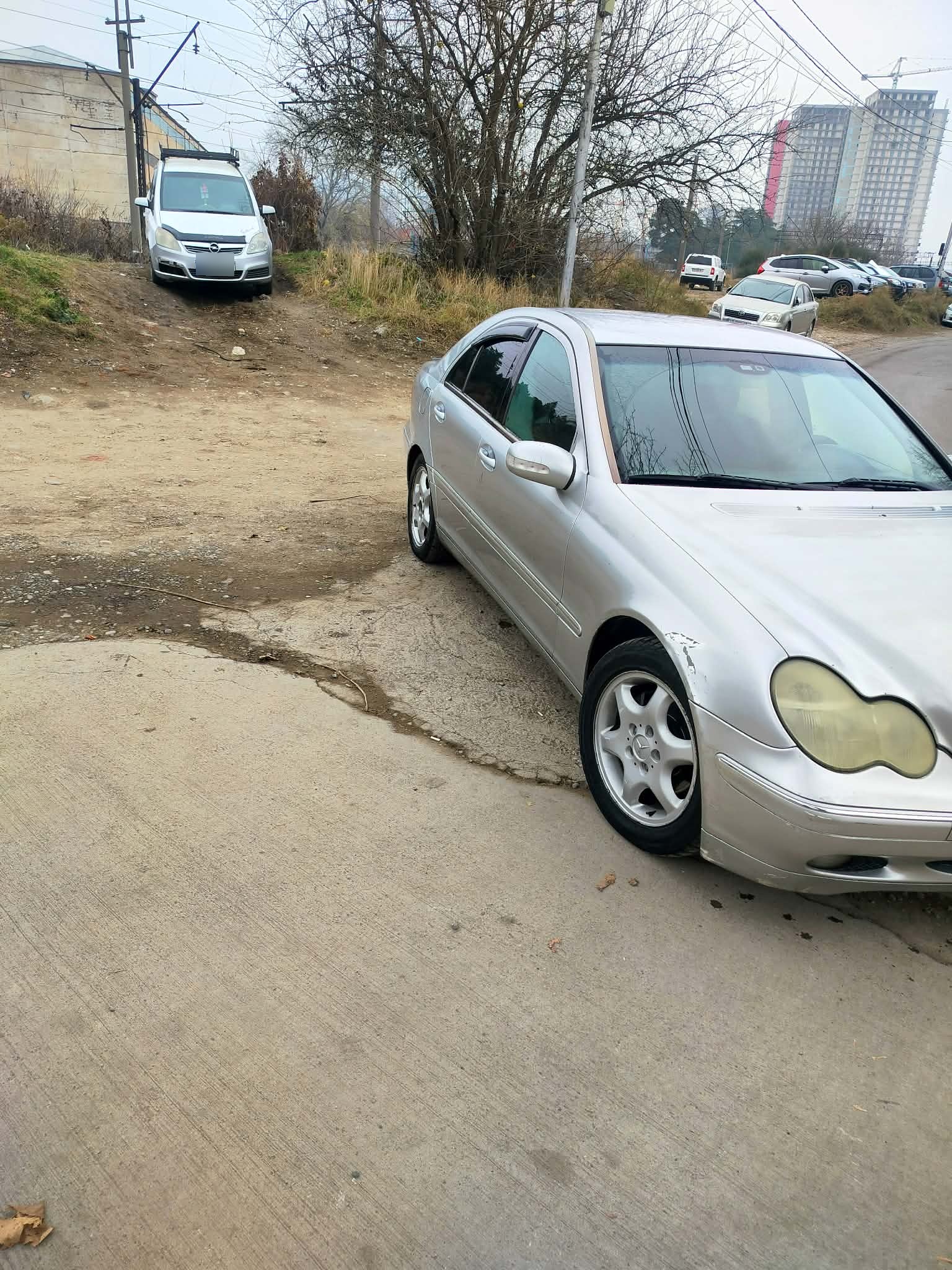 Mercedes-Benz C 240 2003 — photo 2