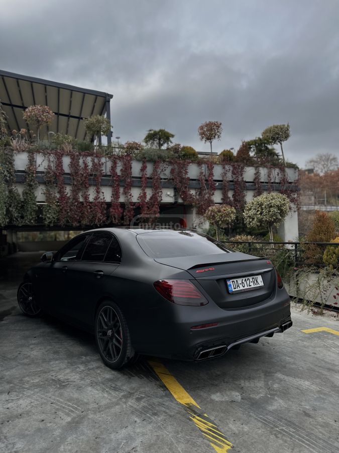 Mercedes-Benz E 63 AMG 2018 — photo 2