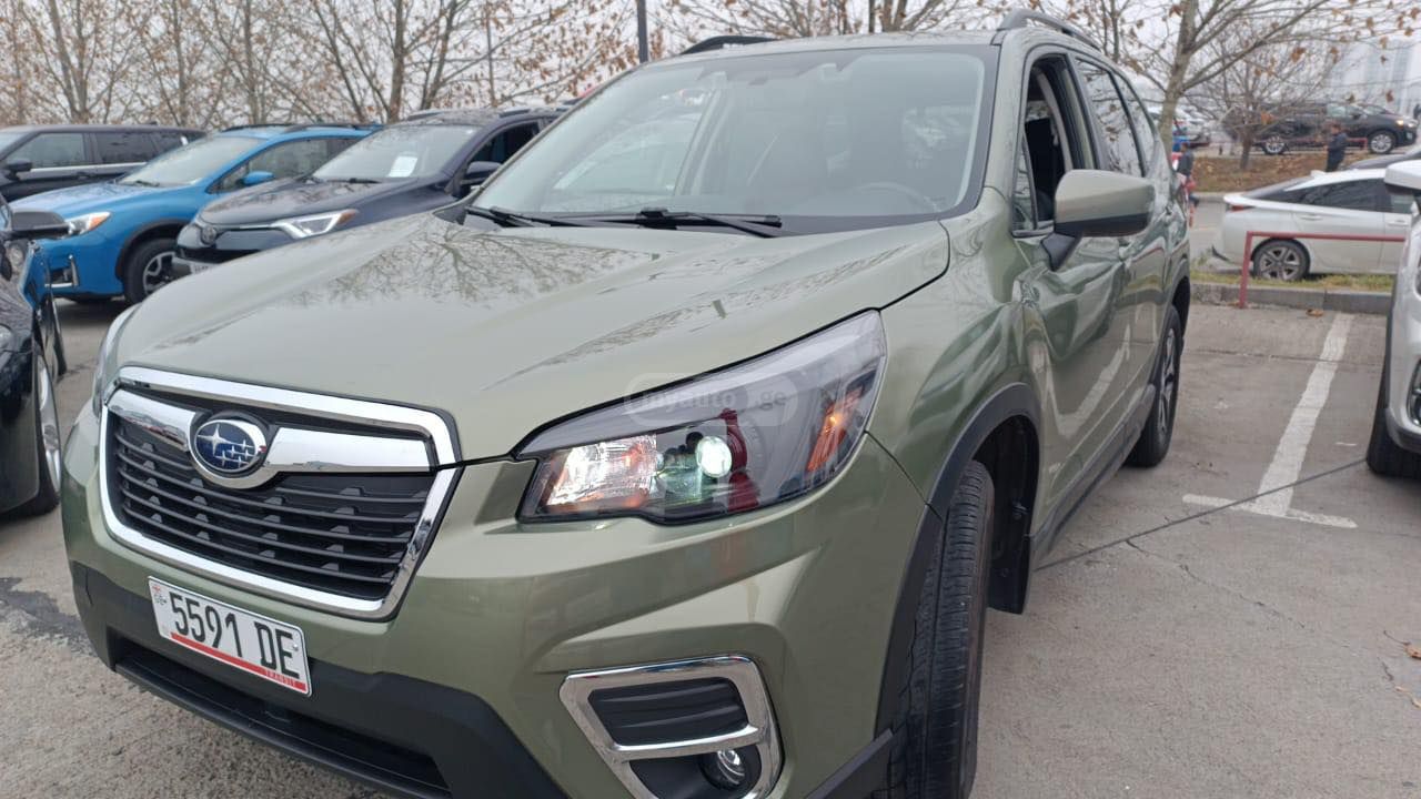 Subaru Forester 2018 — photo 2