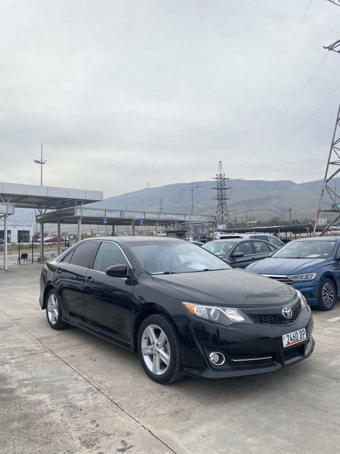 Toyota Camry 2013 — photo 2