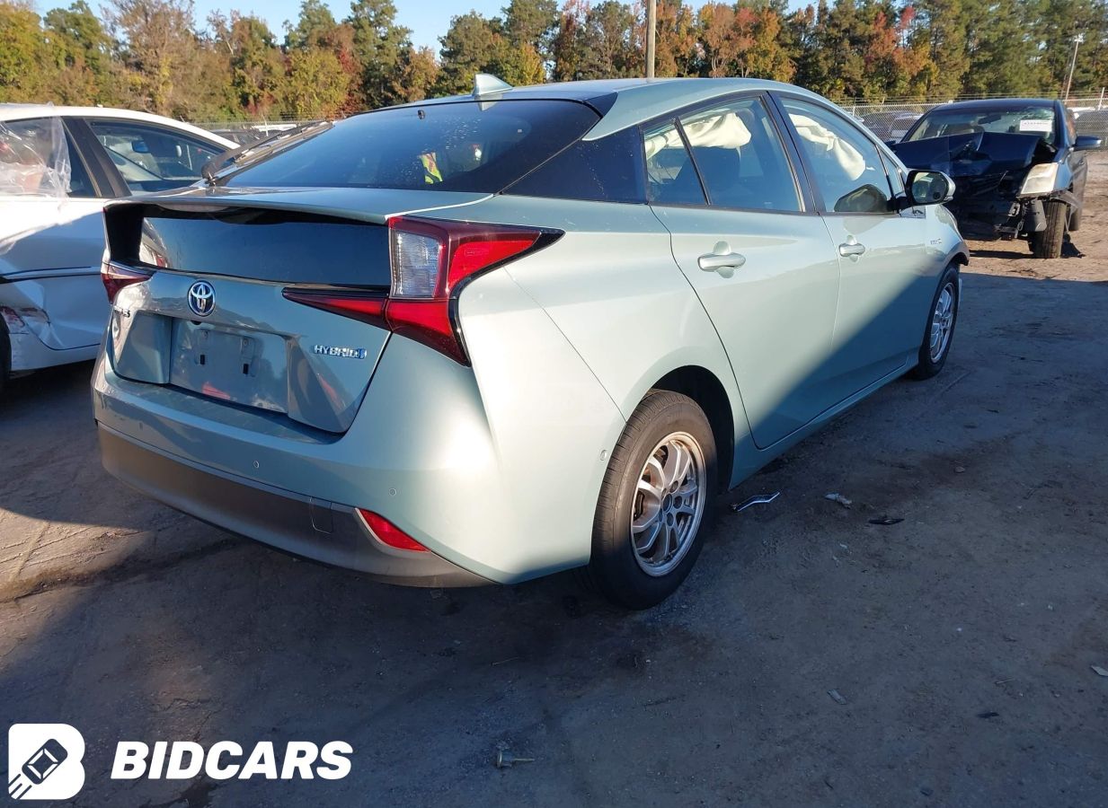 Toyota Prius 2019 — photo 2