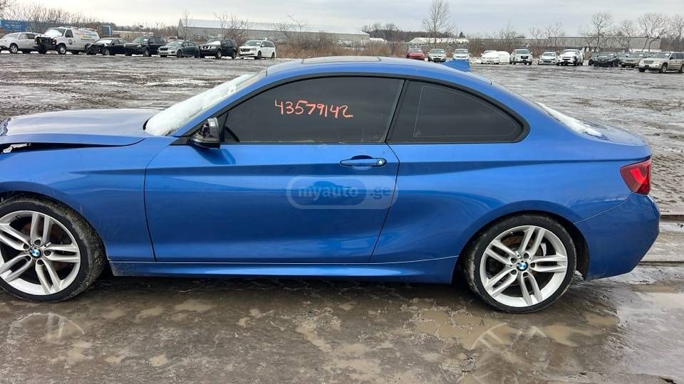 BMW 230i 2017 — photo 2