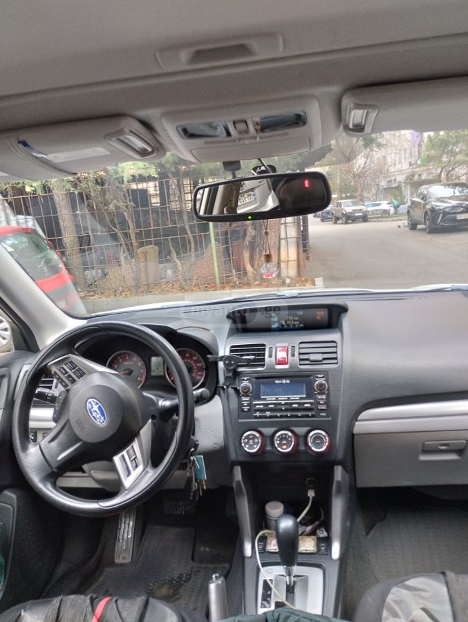 Subaru Forester 2015 — photo 2