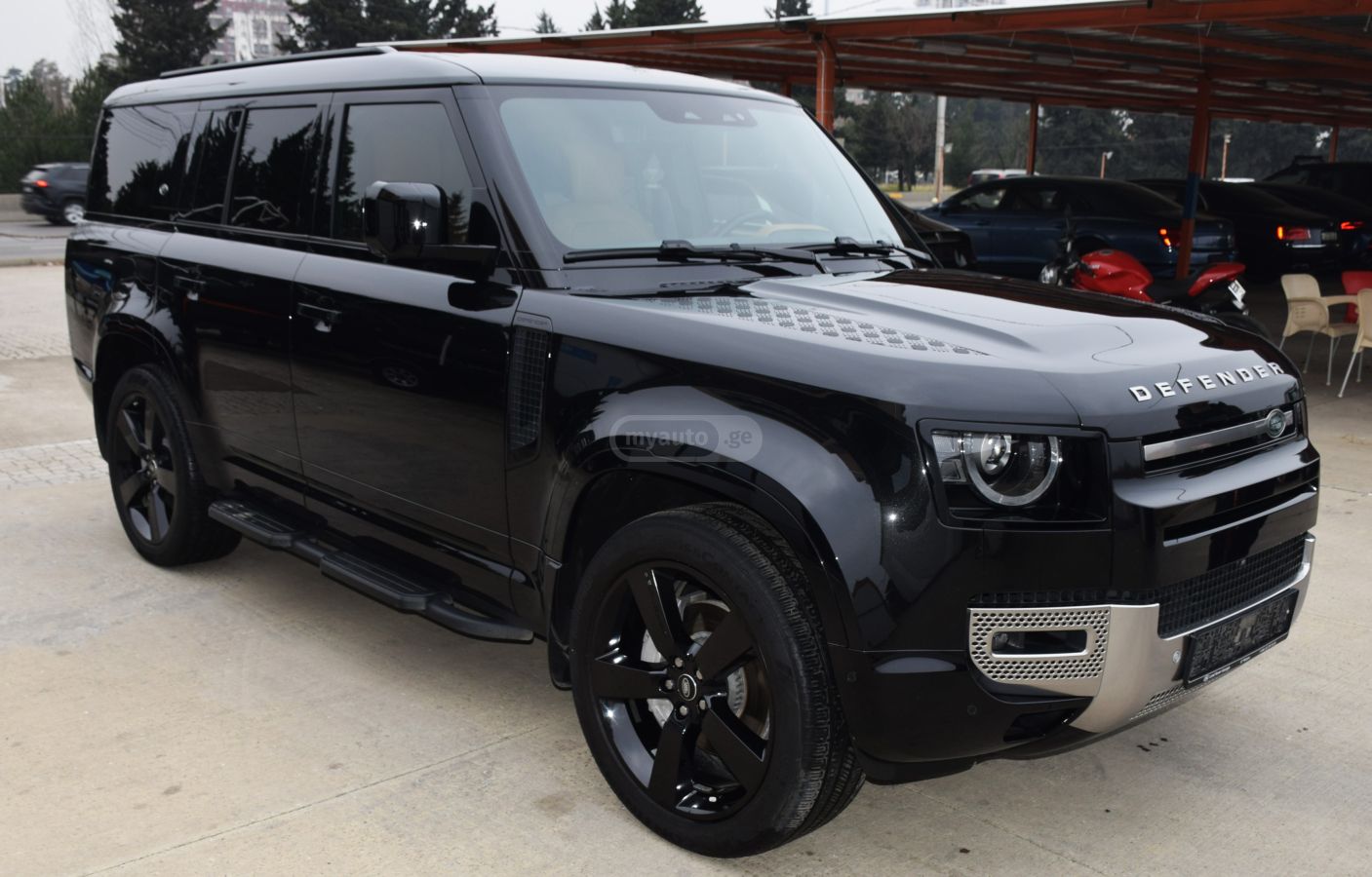 Land Rover Defender 130 2024 — photo 2