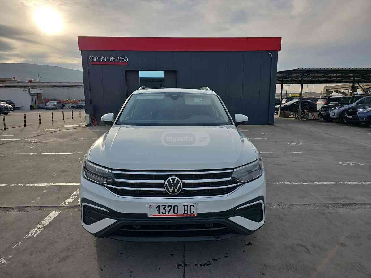 Volkswagen Tiguan 2022 — photo 2