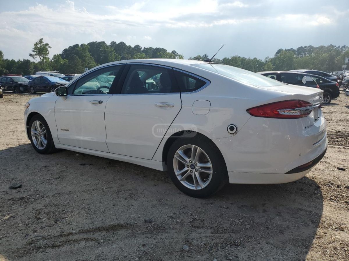 Ford Fusion 2018 — photo 2