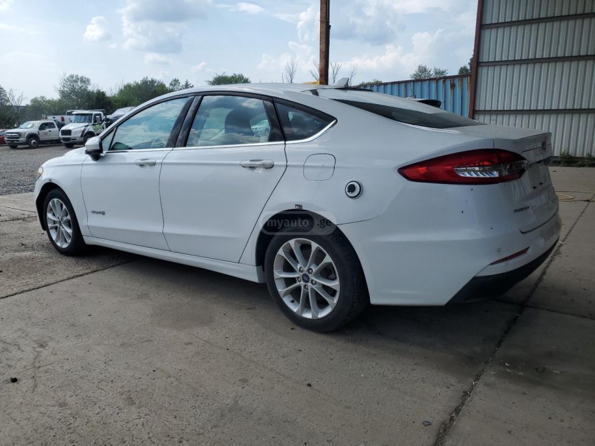 Ford Fusion 2019 — photo 2