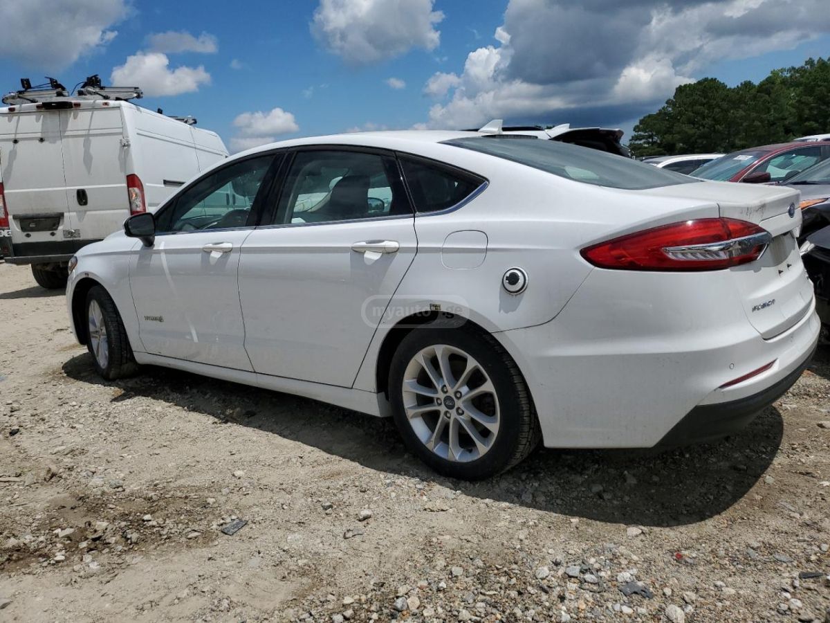 Ford Fusion 2019 — photo 2