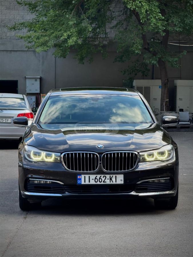 BMW 740