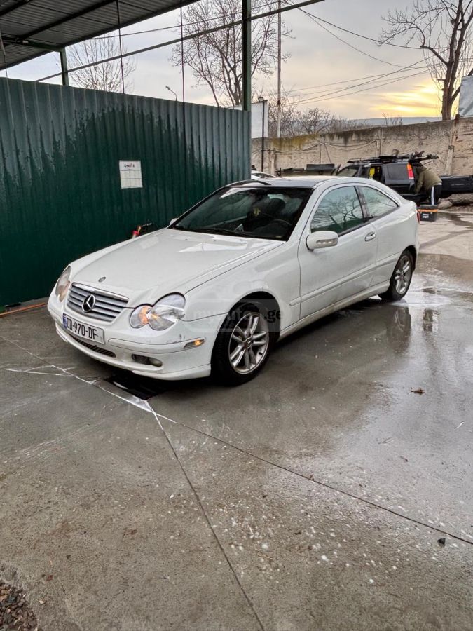 Mercedes-Benz C 230 2002 — photo 2