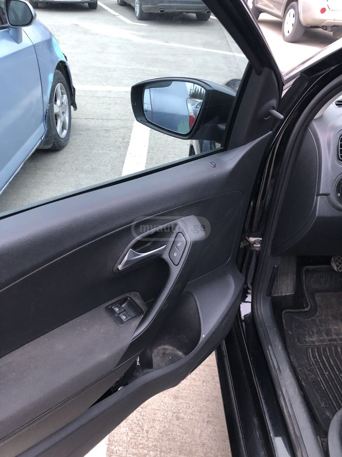 Volkswagen Polo 2013 — photo 2
