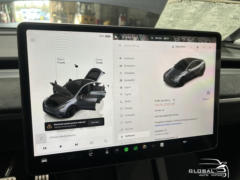 Tesla Model Y 2023 — photo 2