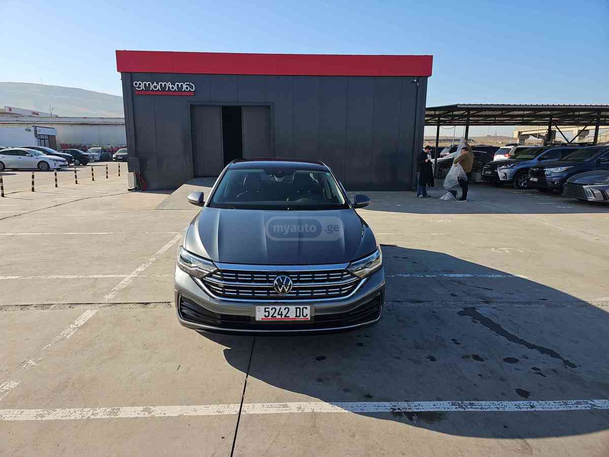 Volkswagen Jetta 2022 — photo 2