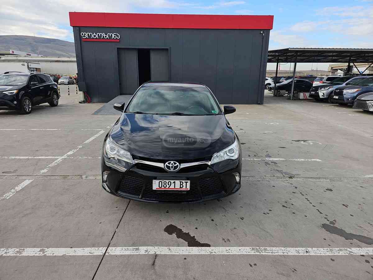 Toyota Camry 2015 — photo 2