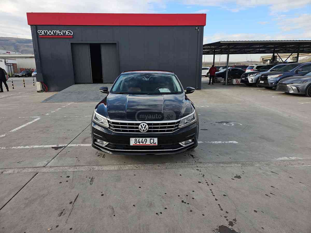 Volkswagen Passat 2018 — photo 2