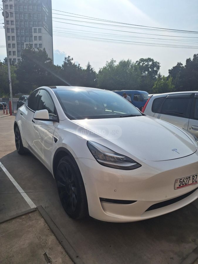 Tesla Model Y 2021 — photo 2