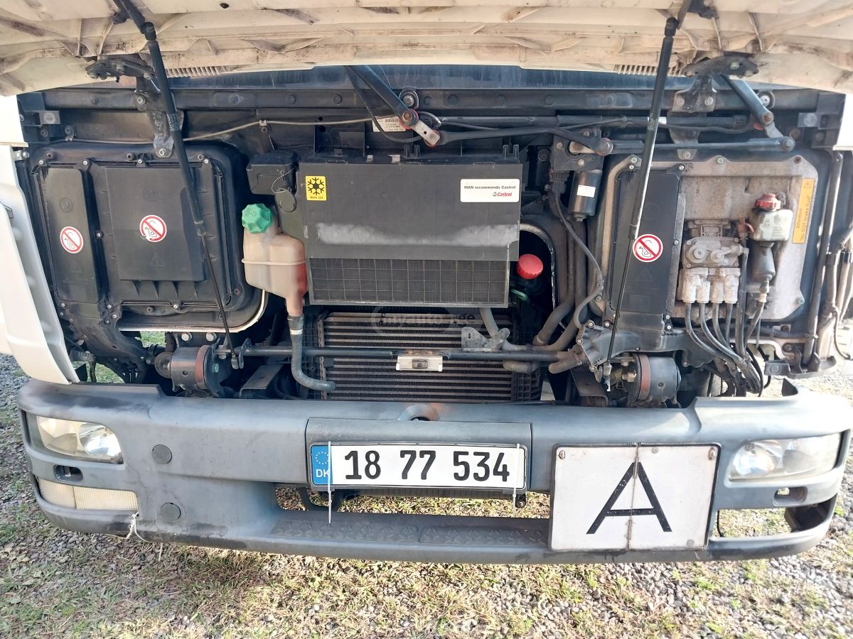 Isuzu TGL 2013 — photo 2