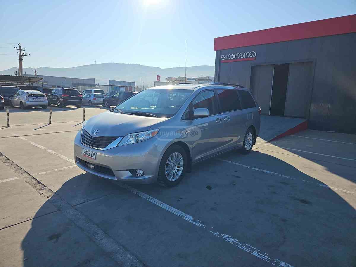 Toyota Sienna