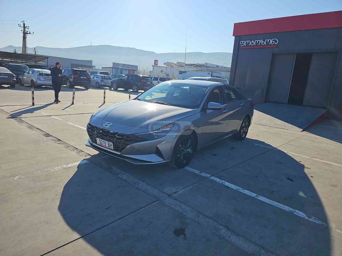 Hyundai Elantra