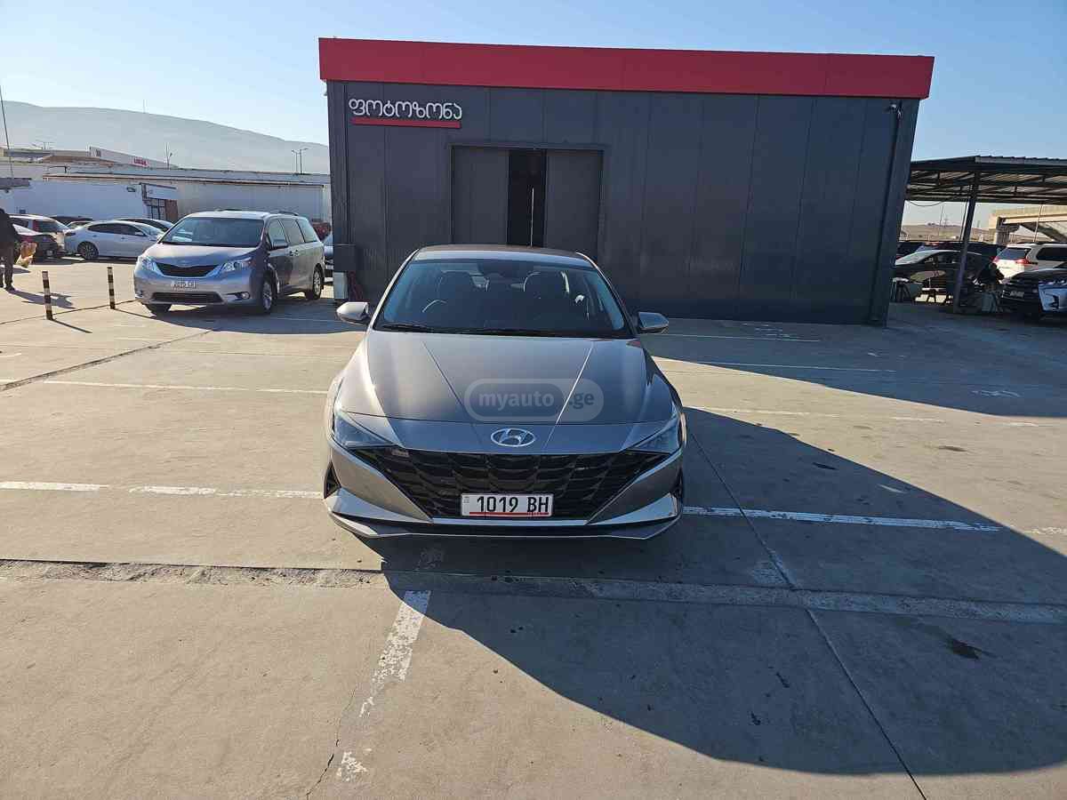 Hyundai Elantra 2023 — photo 2