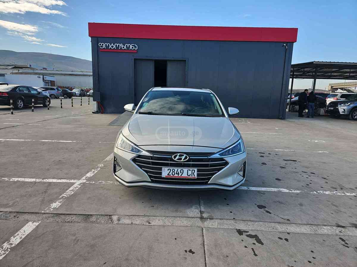 Hyundai Elantra 2020 — photo 2