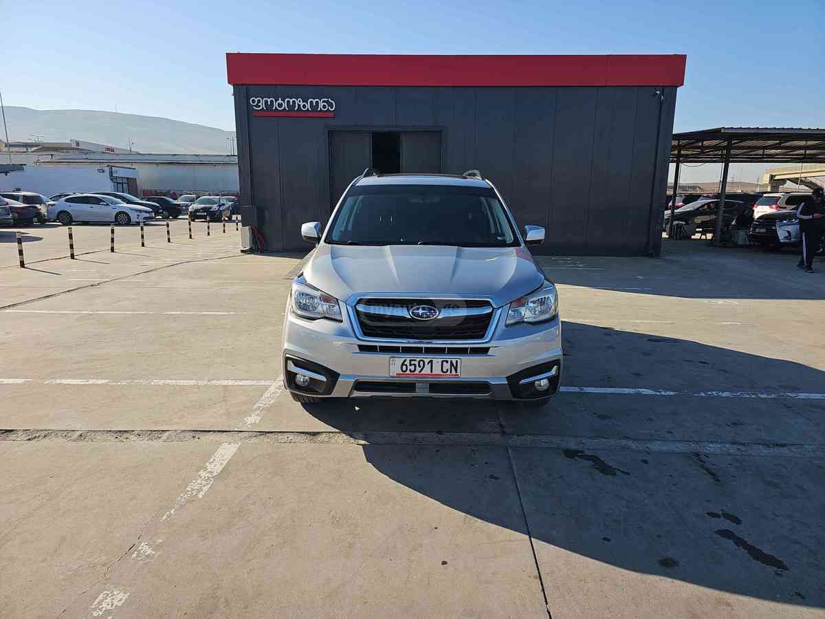 Subaru Forester 2018 — photo 2