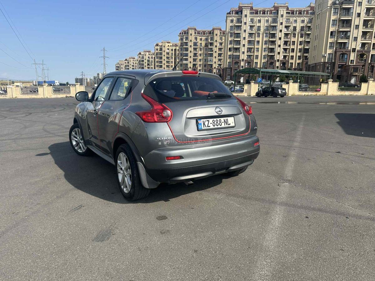 Nissan Juke 2011 — photo 2