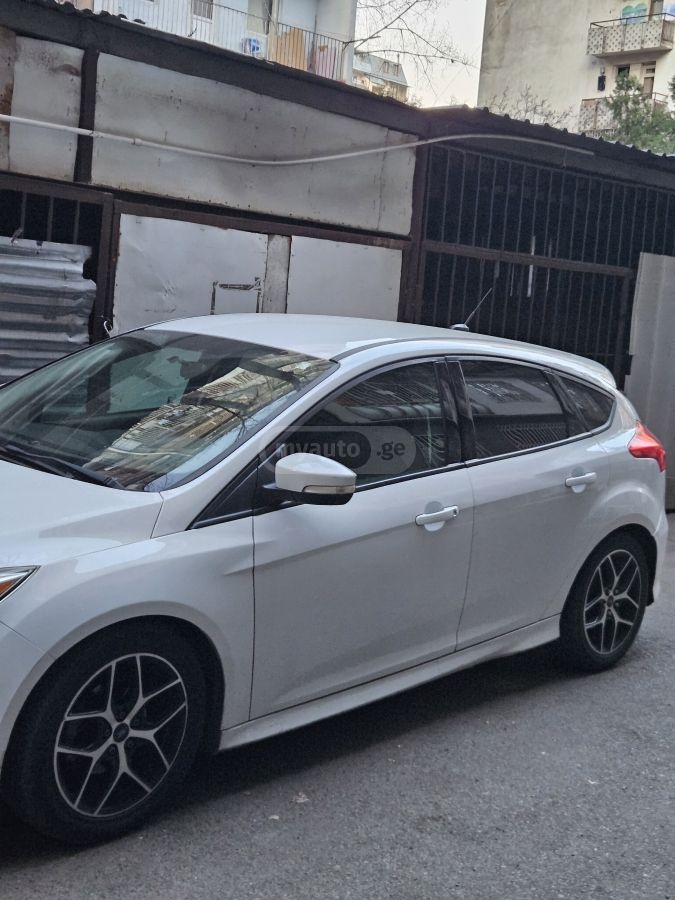Ford Focus 2015 — photo 2