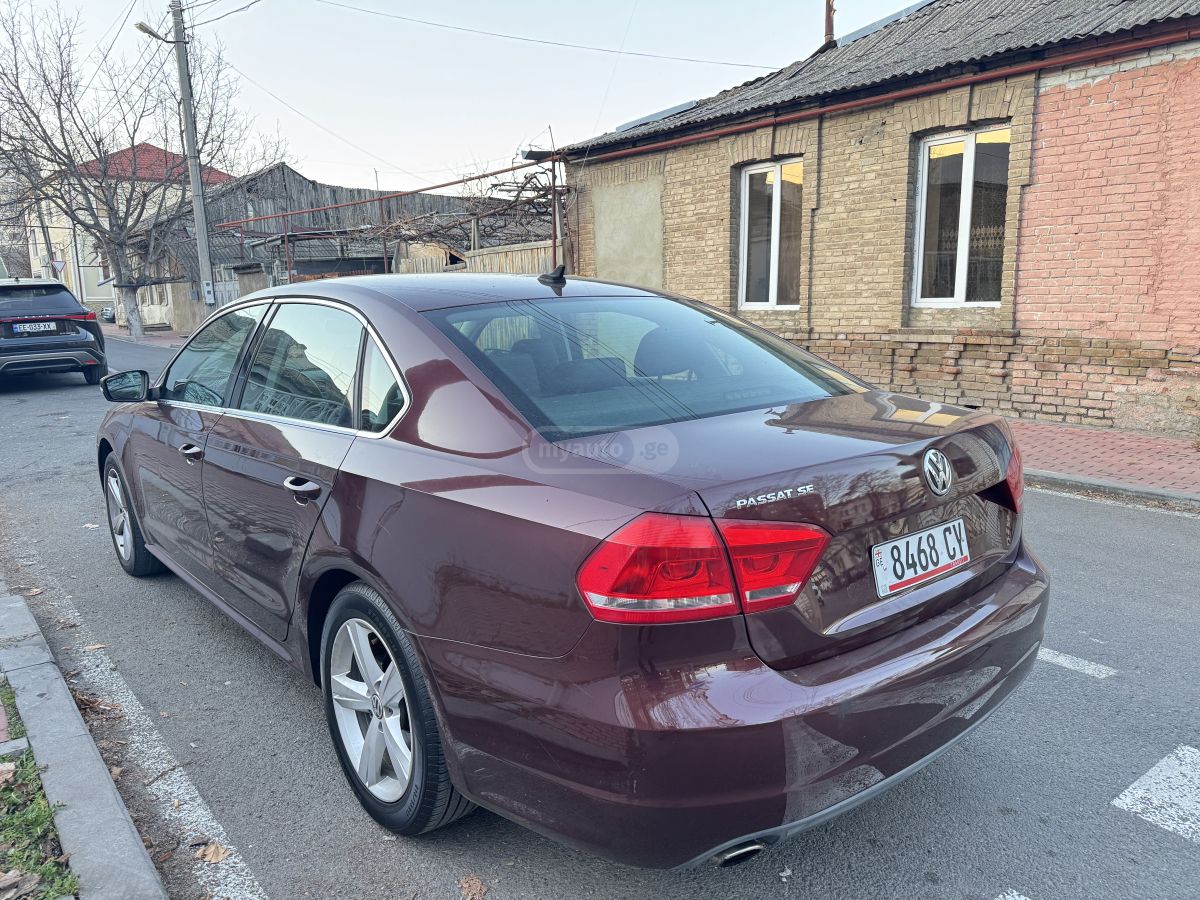 Volkswagen Passat 2013 — photo 2