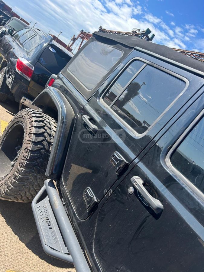 Jeep Wrangler 2023 — photo 2