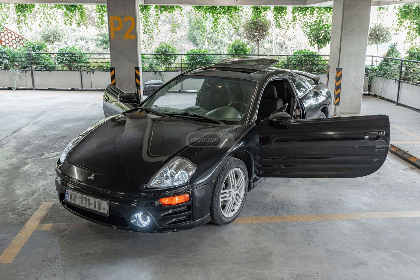 Mitsubishi Eclipse 2004 — photo 2