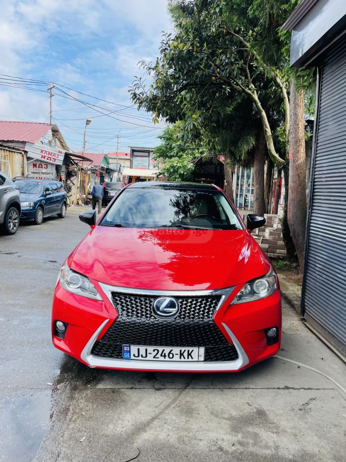 Lexus CT 200 h 2014 — photo 2