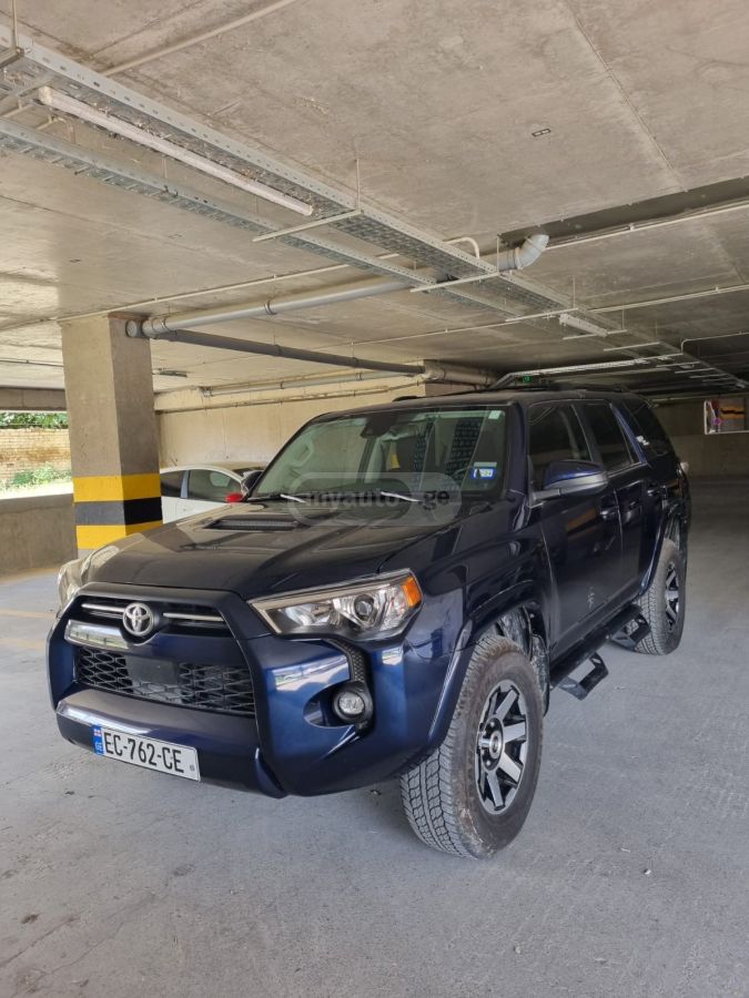 Toyota 4Runner 2022 — photo 2