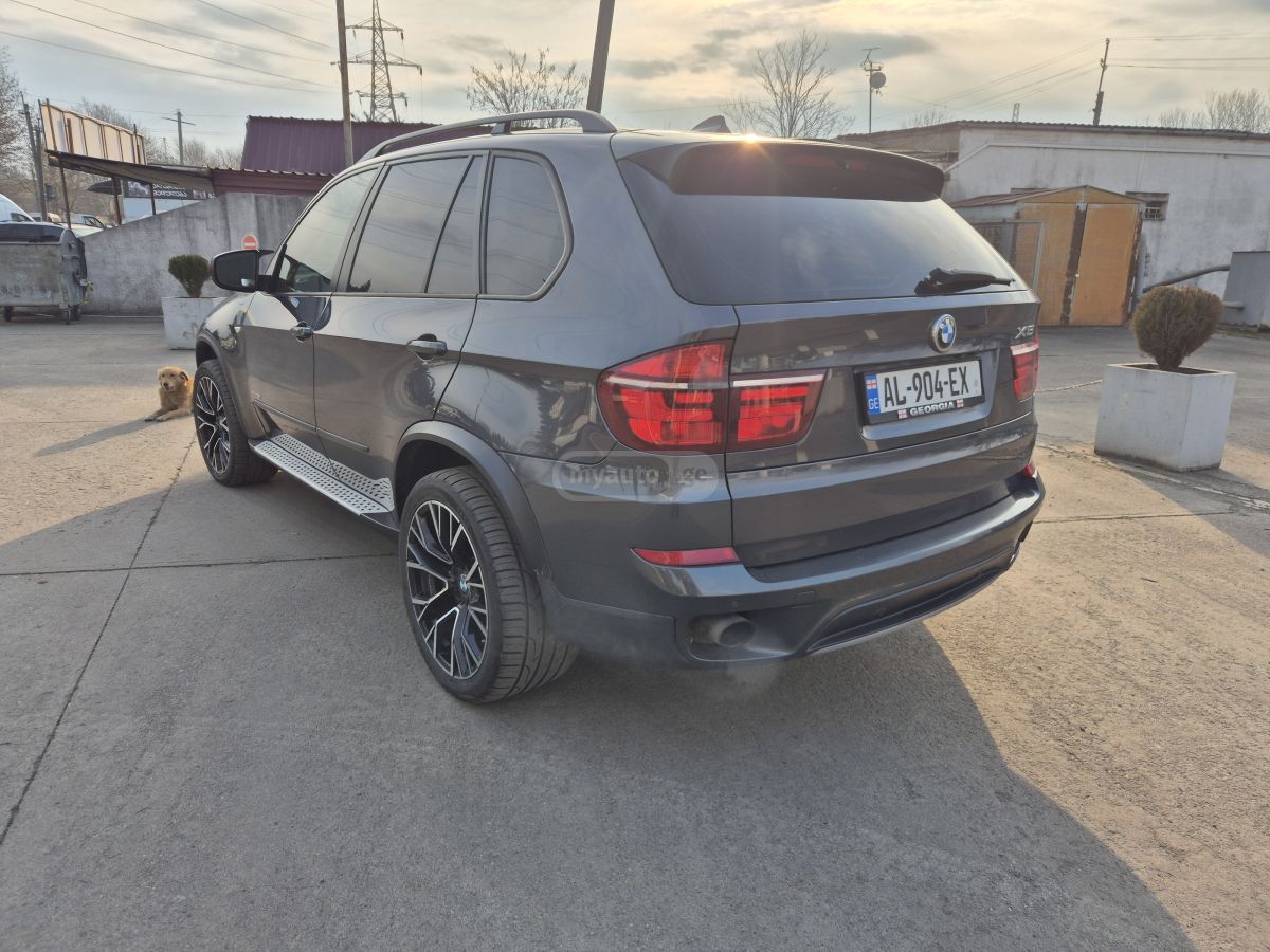 BMW X5 2011 — photo 2