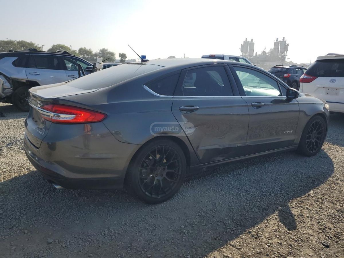 Ford Fusion 2018 — photo 2