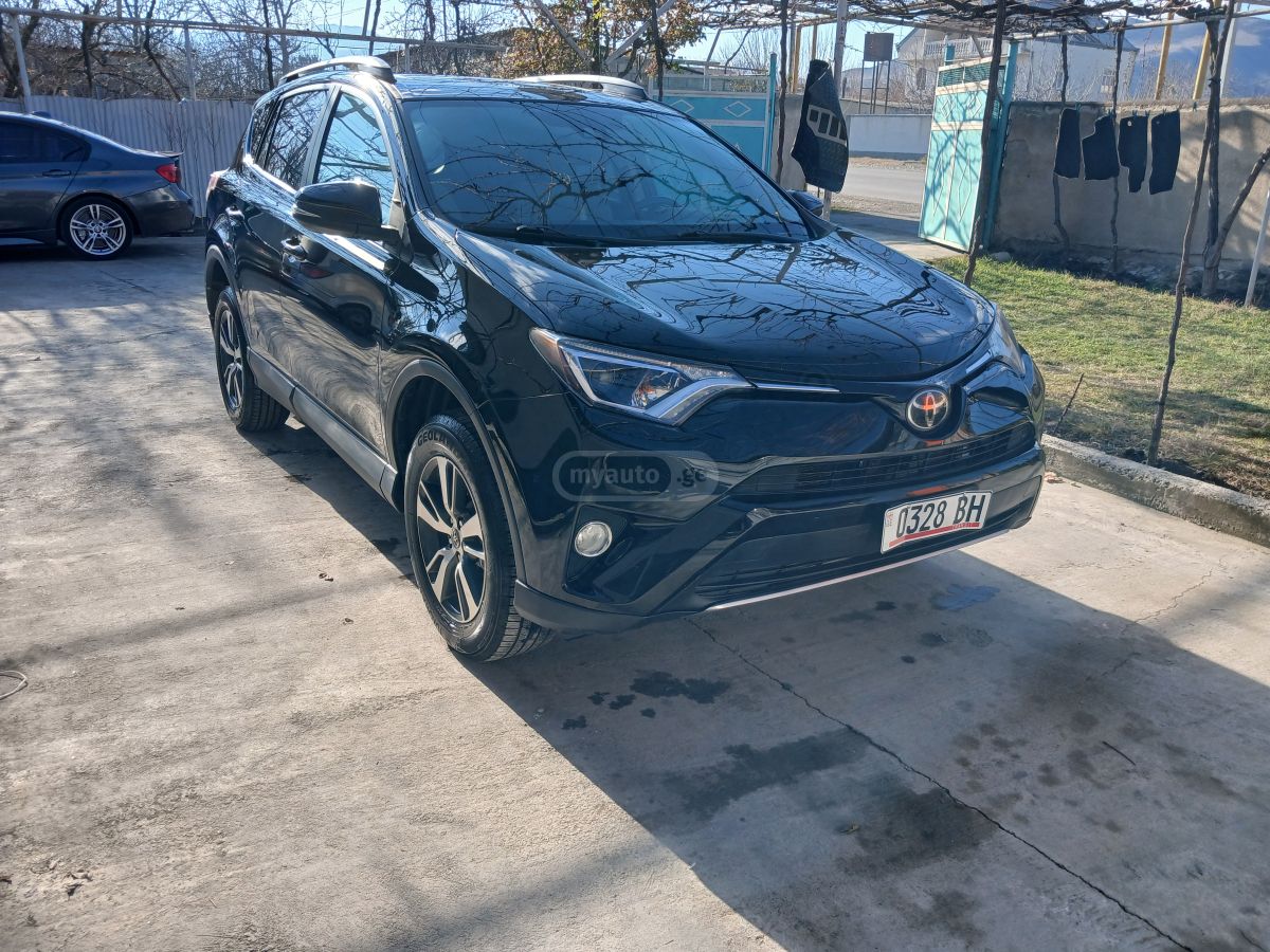 Toyota RAV4 2016 — photo 2