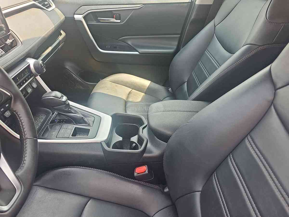 Toyota RAV4 2020 — photo 2
