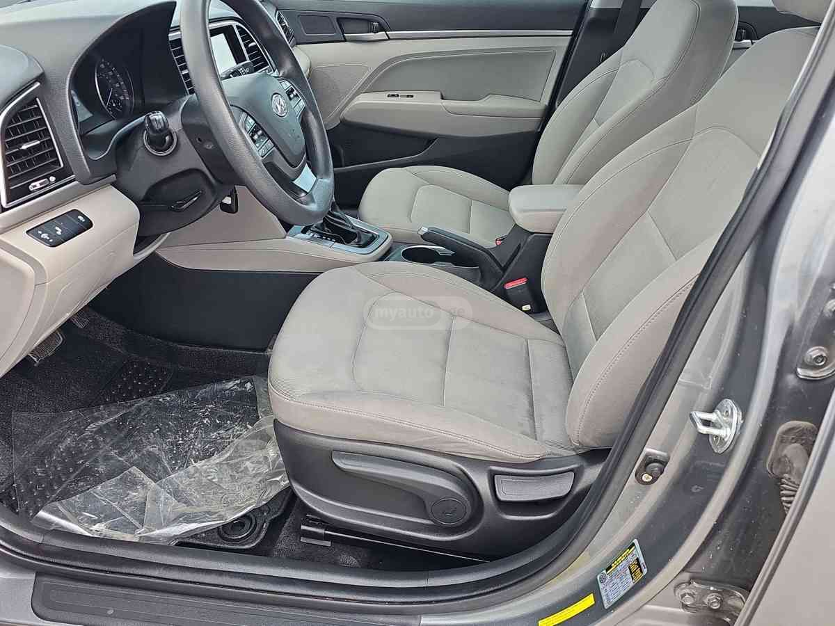 Hyundai Elantra 2018 — photo 2