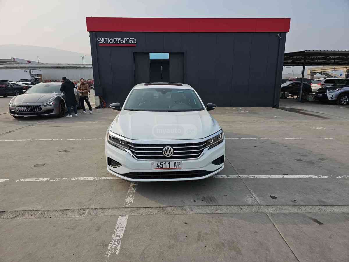 Volkswagen Passat 2022 — photo 2